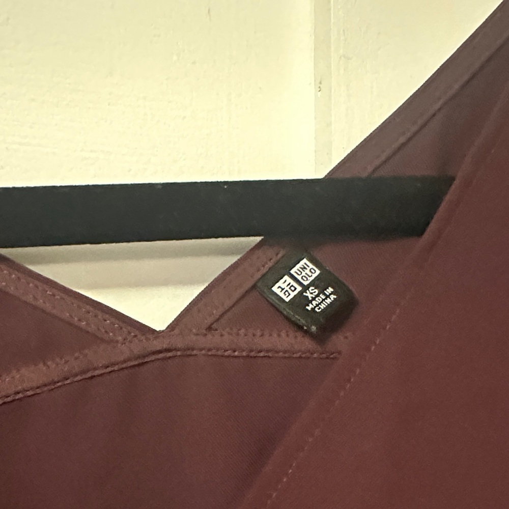 Uniqlo Burgundy V-Neck Blouse - Picture 4 of 6